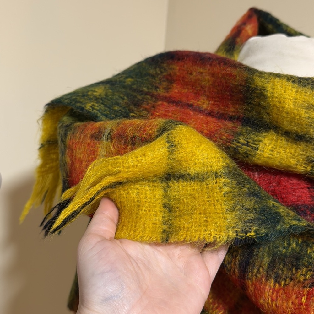 Incredible Vtg‎ traditional Mohair Scarf - Picture 5 of 5